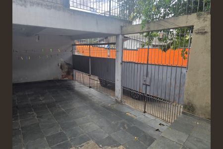 Casa à venda com 210m², 5 quartos e 5 vagas Casa à venda com 210m², 5 quartos e 5 vagasÁrea externa