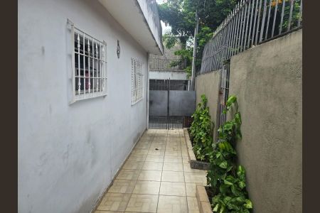 Casa à venda com 210m², 5 quartos e 5 vagas Casa à venda com 210m², 5 quartos e 5 vagasÁrea externa