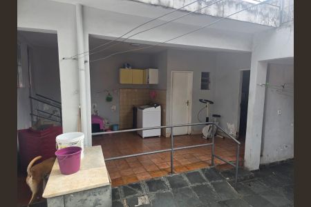 Casa à venda com 210m², 5 quartos e 5 vagas Casa à venda com 210m², 5 quartos e 5 vagasÁrea de serviço