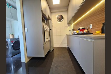 Apartamento à venda com 105m², 2 quartos e 2 vagasCozinha