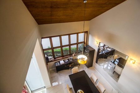 Casa de condomínio para alugar com 830m², 4 quartos e 4 vagas Casa de condomínio para alugar com 830m², 4 quartos e 4 vagasVista