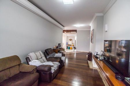 Casa de condomínio para alugar com 830m², 4 quartos e 4 vagas Casa de condomínio para alugar com 830m², 4 quartos e 4 vagasSala