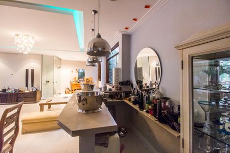 Casa de condomínio para alugar com 830m², 4 quartos e 4 vagas Casa de condomínio para alugar com 830m², 4 quartos e 4 vagasÁrea comum - Salão de festas