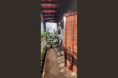 Casa à venda com 206m², 5 quartos e 3 vagas