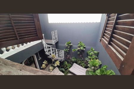 Casa à venda com 206m², 5 quartos e 3 vagas Casa à venda com 206m², 5 quartos e 3 vagasVista do Quarto 2