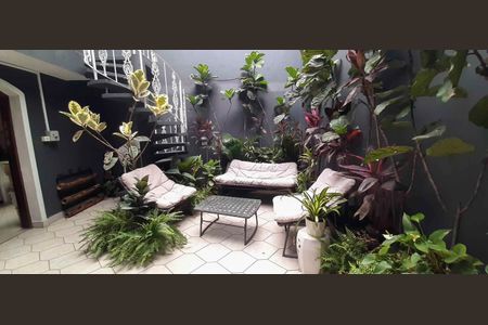 Casa à venda com 206m², 5 quartos e 3 vagas