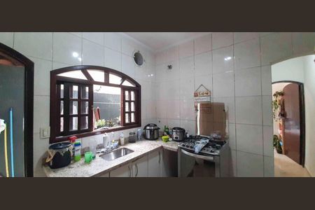 Casa à venda com 206m², 5 quartos e 3 vagas