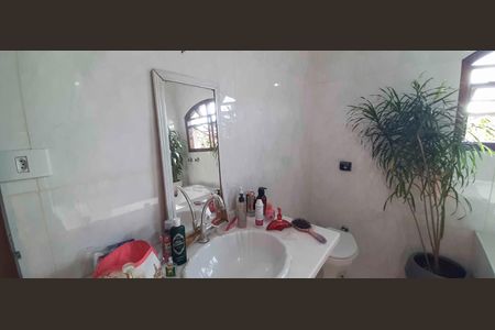 Casa à venda com 206m², 5 quartos e 3 vagas