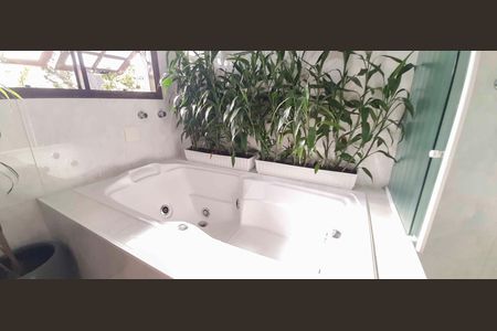 Casa à venda com 206m², 5 quartos e 3 vagas