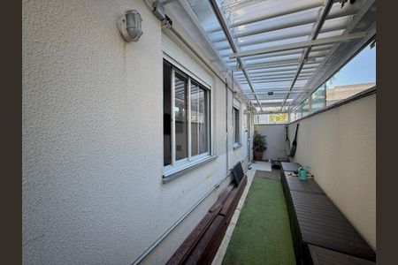 Apartamento à venda com 73m², 2 quartos e sem vagaVaranda