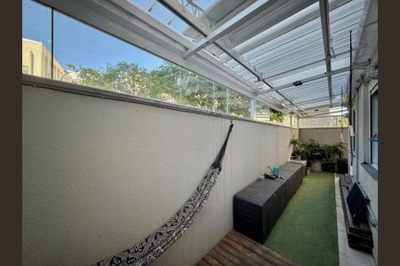 Apartamento à venda com 73m², 2 quartos e sem vagaVaranda