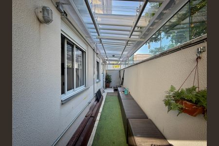 Apartamento à venda com 73m², 2 quartos e sem vagaVaranda