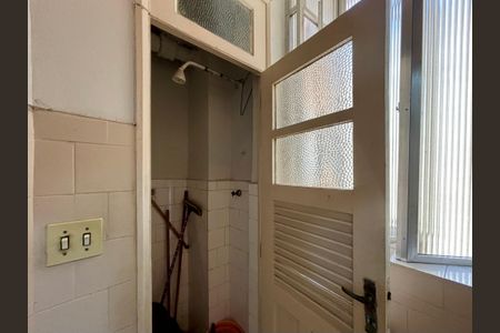 Apartamento à venda com 57m², 2 quartos e sem vagaÁrea de serviço - banheiro