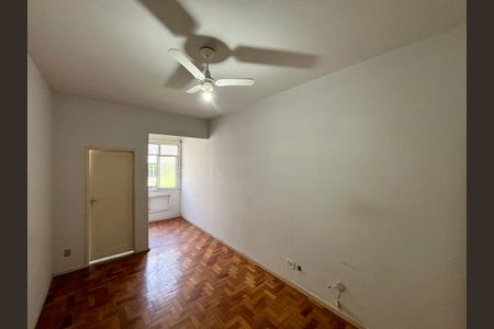 Apartamento à venda com 57m², 2 quartos e sem vagaSala