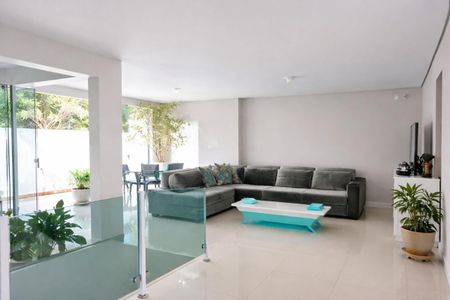 Casa à venda com 276m², 3 quartos e 4 vagasFoto 02