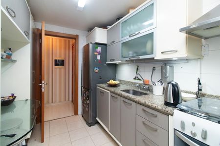 Apartamento à venda com 92m², 3 quartos e 1 vaga Apartamento à venda com 92m², 3 quartos e 1 vagaCozinha e Área de Serviço