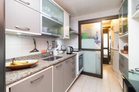 Apartamento à venda com 92m², 3 quartos e 1 vaga Apartamento à venda com 92m², 3 quartos e 1 vagaCozinha e Área de Serviço