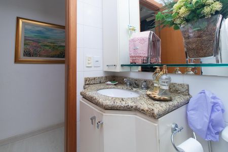 Apartamento à venda com 92m², 3 quartos e 1 vaga Apartamento à venda com 92m², 3 quartos e 1 vagaBanheiro Social