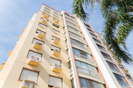 Apartamento à venda com 92m², 3 quartos e 1 vaga Apartamento à venda com 92m², 3 quartos e 1 vagaFachada