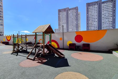 Apartamento para alugar com 49m², 2 quartos e 1 vaga Apartamento para alugar com 49m², 2 quartos e 1 vagaÁrea comum - Playground