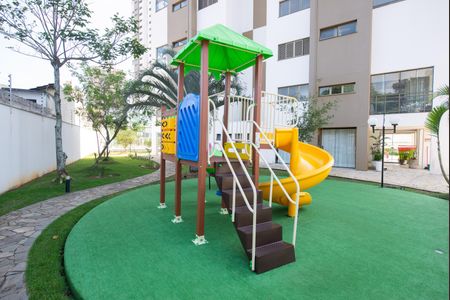 Apartamento para alugar com 105m², 2 quartos e 2 vagas Apartamento para alugar com 105m², 2 quartos e 2 vagasÁrea comum - Playground 1