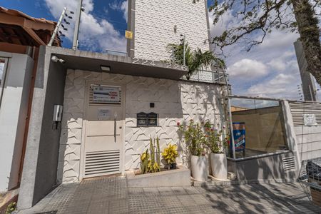Apartamento à venda com 48m², 2 quartos e sem vaga Apartamento à venda com 48m², 2 quartos e sem vagaFachada