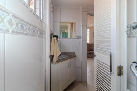 Casa para alugar com 230m², 3 quartos e 3 vagasBanheiro 2