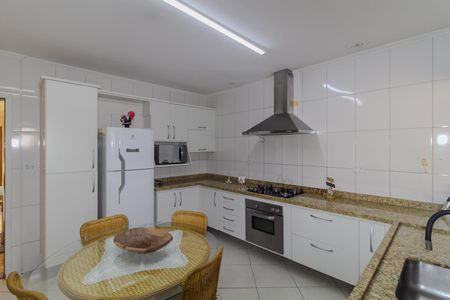 Casa para alugar com 230m², 3 quartos e 3 vagasCozinha