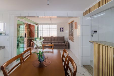 Casa para alugar com 230m², 3 quartos e 3 vagasSala