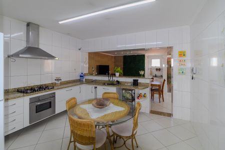 Casa para alugar com 230m², 3 quartos e 3 vagasCozinha