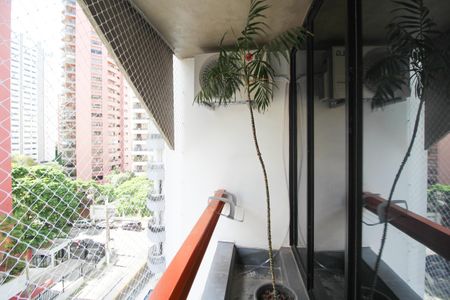 Apartamento para alugar com 70m², 1 quarto e 1 vagaVaranda
