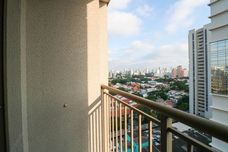 Varanda de kitnet/studio à venda com 1 quarto, 32m² em Campo Belo, São Paulo