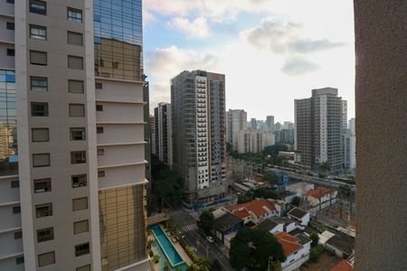 Varanda de kitnet/studio à venda com 1 quarto, 32m² em Campo Belo, São Paulo