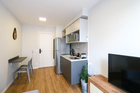 Sala / Cozinha de kitnet/studio à venda com 1 quarto, 32m² em Campo Belo, São Paulo
