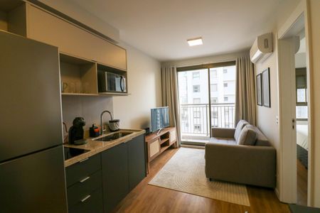 Sala / Cozinha de kitnet/studio à venda com 1 quarto, 32m² em Campo Belo, São Paulo