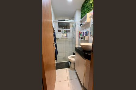 Banheiro de apartamento à venda com 2 quartos, 40m² em Tres Barras, Contagem