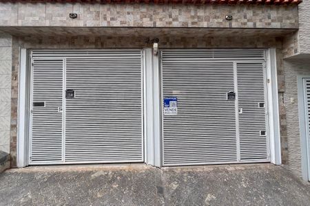 Casa à venda com 110m², 2 quartos e 2 vagasFachada