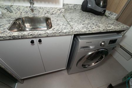 Apartamento à venda com 80m², 2 quartos e 1 vagaÁrea de Serviço