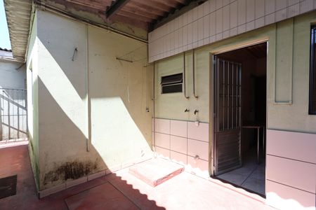 Casa à venda com 290m², 6 quartos e 2 vagascasa 3 - area de serviço