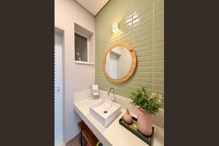 Casa de condomínio à venda com 329m², 3 quartos e 3 vagasBanheiro externo