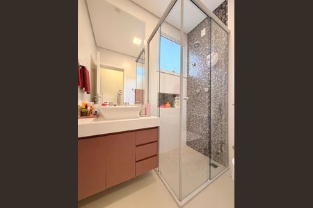 Casa de condomínio à venda com 329m², 3 quartos e 3 vagasBanheiro da Suíte 1