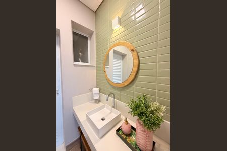 Casa de condomínio à venda com 329m², 3 quartos e 3 vagasBanheiro externo