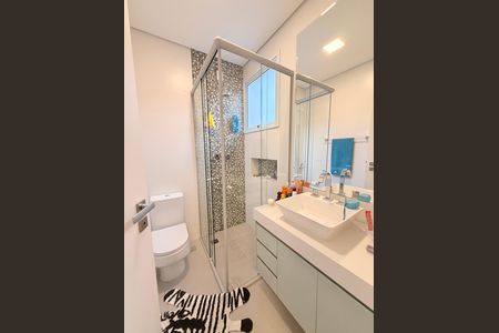 Casa de condomínio à venda com 329m², 3 quartos e 3 vagasBanheiro da Suíte 2