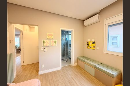 Casa de condomínio à venda com 329m², 3 quartos e 3 vagasSuíte 2