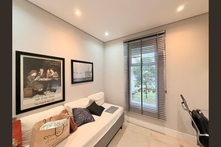 Casa de condomínio à venda com 329m², 3 quartos e 3 vagasEscritório