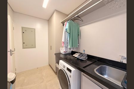 Casa de condomínio à venda com 329m², 3 quartos e 3 vagasÁrea de Serviço