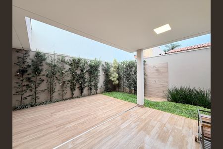 Casa de condomínio à venda com 329m², 3 quartos e 3 vagasQuintal com área gourmet