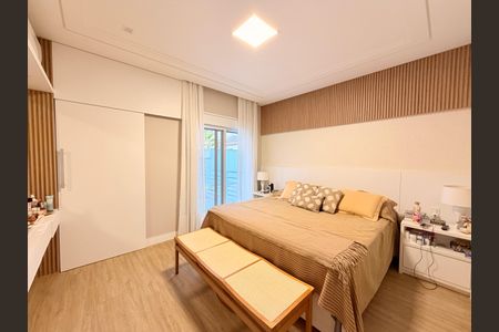 Casa de condomínio à venda com 329m², 3 quartos e 3 vagasSuíte principal