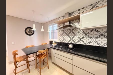 Casa de condomínio à venda com 329m², 3 quartos e 3 vagasCozinha