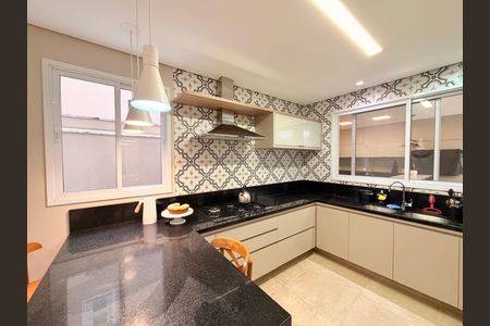 Casa de condomínio à venda com 329m², 3 quartos e 3 vagasCozinha